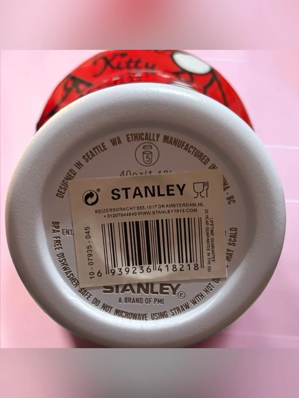 NIB Stanley x Red Hello Kitty Sweet Hearts 40 oz FlowState Quencher H2.0 Tumbler